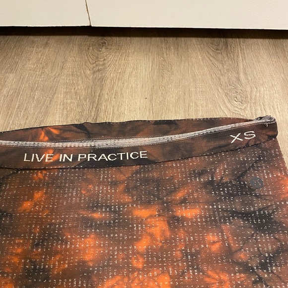 Men’s XS Lululemon Shirt - Picture 6 of 6